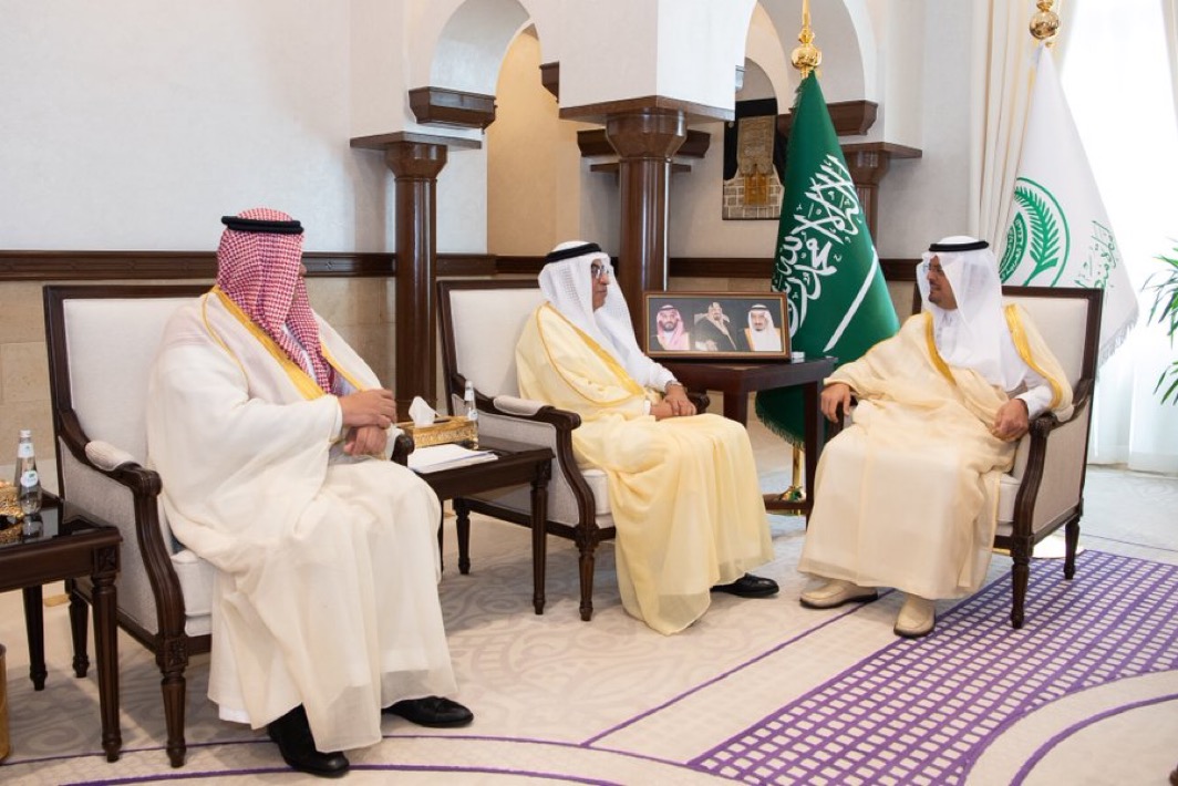 نائب أمير مكة يتسلم تقرير أداء " مطارات جدة " ويطلع على خطط موسم حج ١٤٤٦هـ 1 IMG 9336